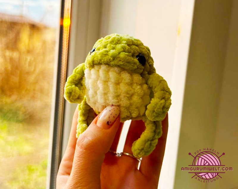 Frosch Schlüsselanhänger Häkeln Anleitung für Anfänger (3)